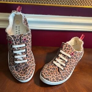 Vionic Leopard Print pismo Shoes